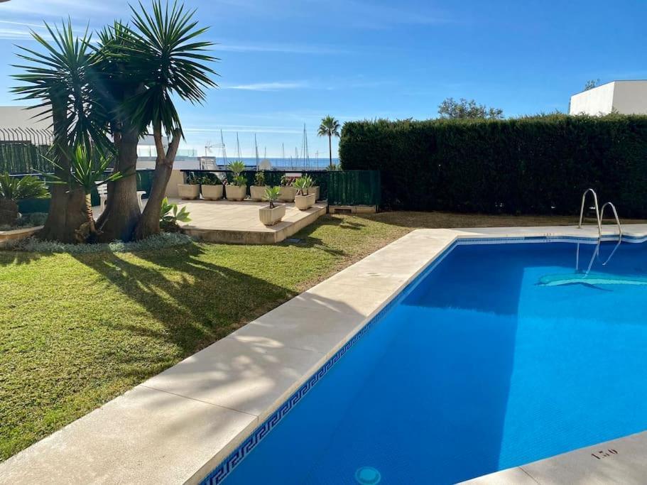 Seafront In Marbella With Pool And Garage Lejlighed Eksteriør billede