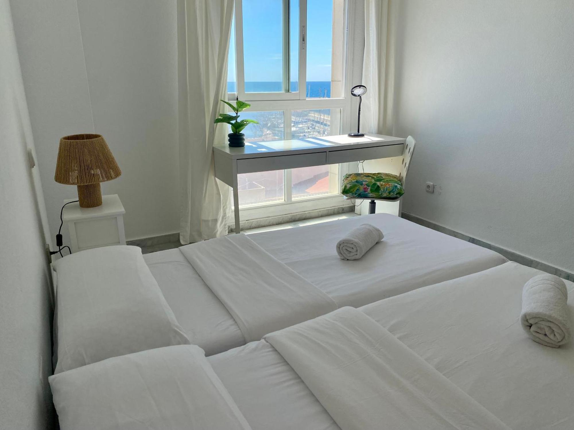 Seafront In Marbella With Pool And Garage Lejlighed Eksteriør billede