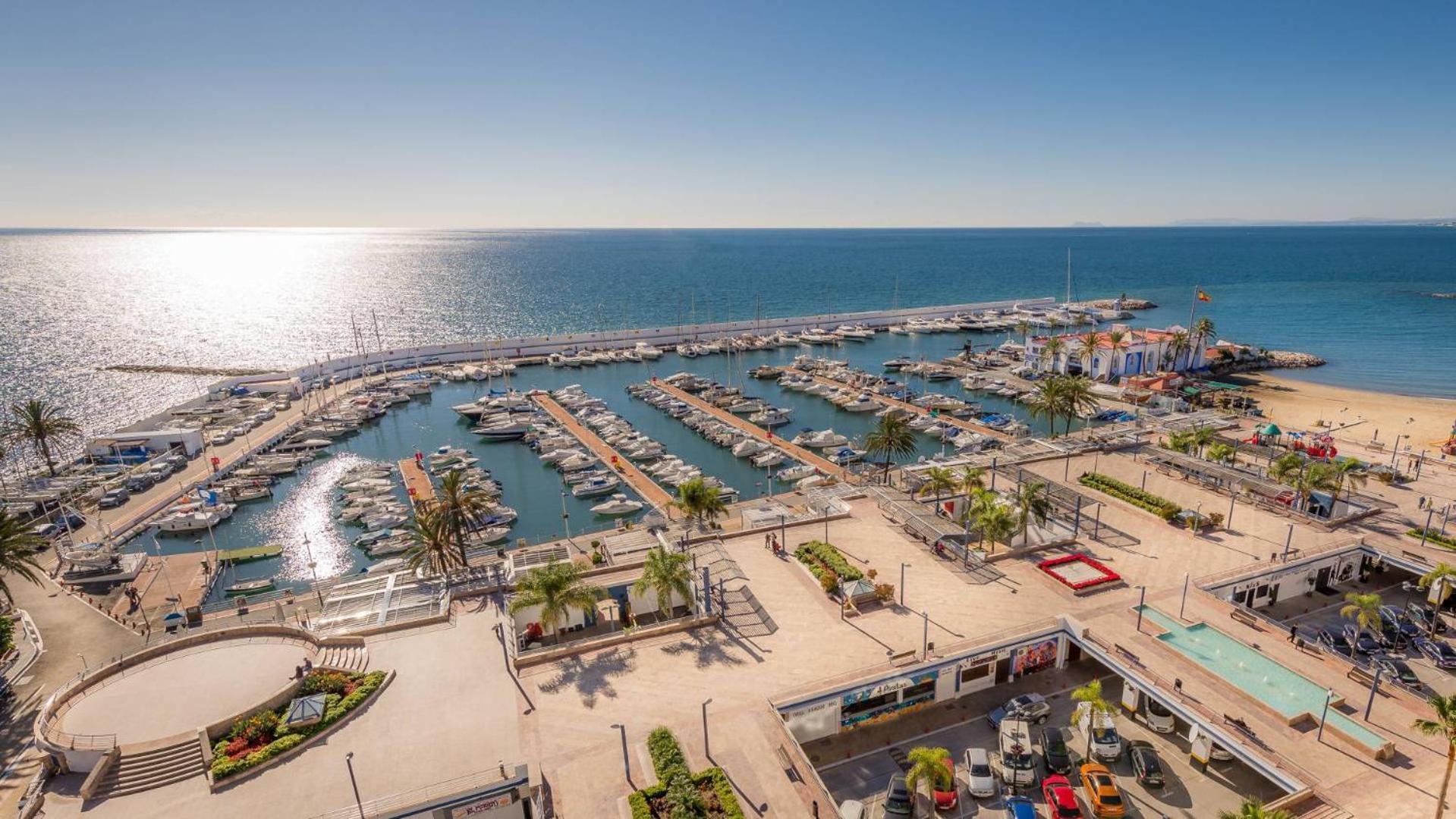 Seafront In Marbella With Pool And Garage Lejlighed Eksteriør billede