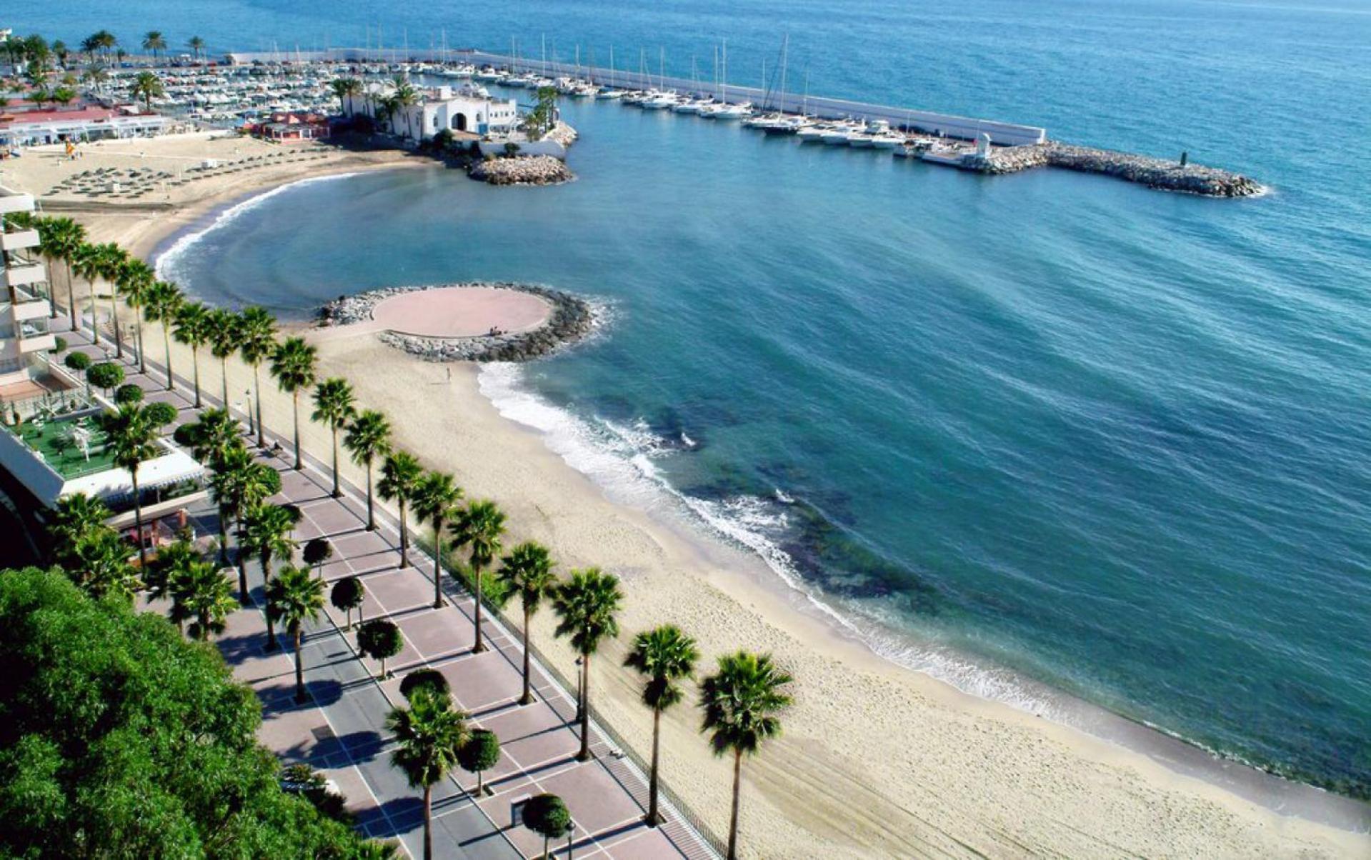 Seafront In Marbella With Pool And Garage Lejlighed Eksteriør billede